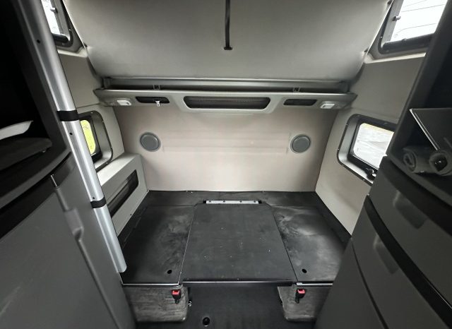 
								Used 2023 Volvo VNL64T860 Sleeper in Chicago Illinois full									