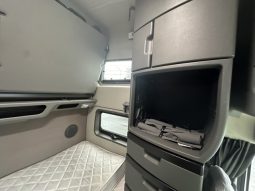 Used 2023 Volvo VNL64T860 Sleeper in Chicago Illinois