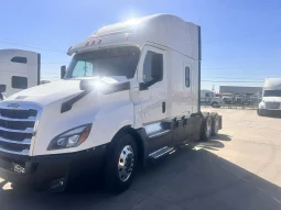 Used 2020 Freightliner Cascadia Sleeper in Houston Texas