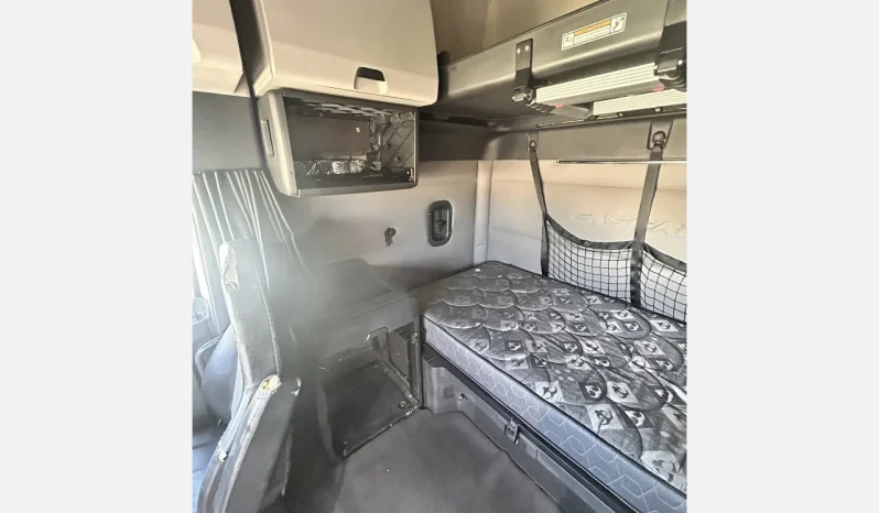 
								Used 2020 Freightliner Cascadia Sleeper in Houston Texas full									