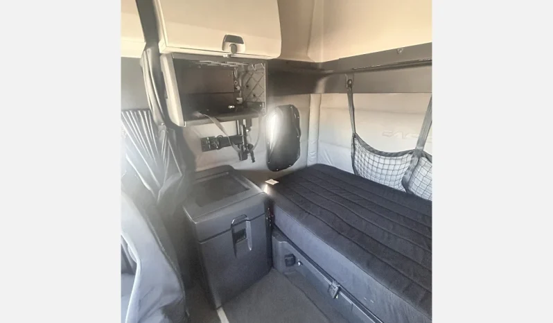 
								Used 2020 Freightliner Cascadia Sleeper in Houston Texas full									