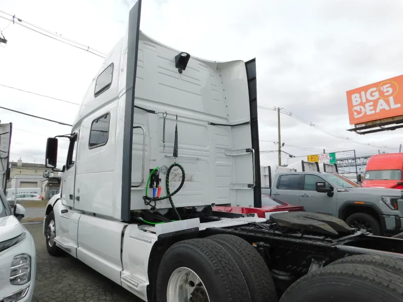 
								Used 2020 Volvo VNL 860 Sleeper in St Elizabeth New Jersey full									