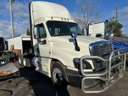 Used 2011 Freightliner Day Cab in Tampa Florida