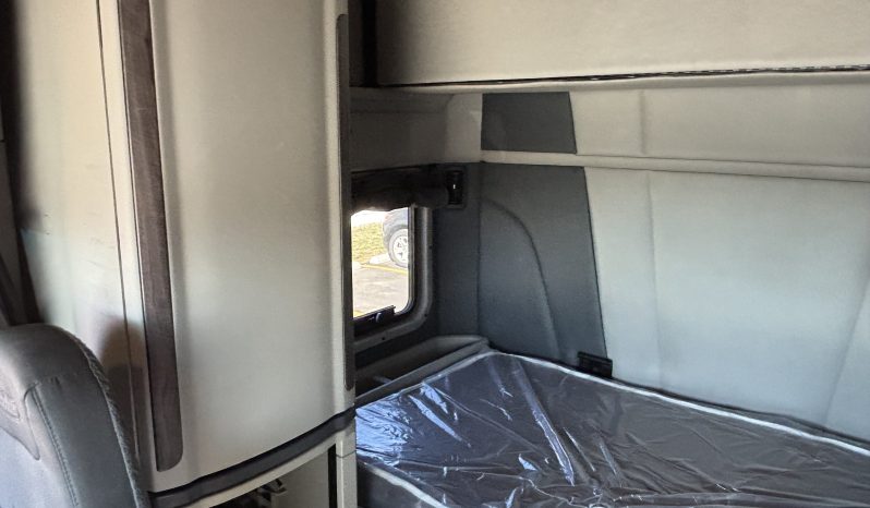 
								Used 2022 Peterbilt 579 Sleeper in Sauget Illinois full									