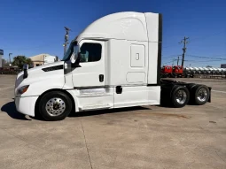 Used 2020 Freightliner Cascadia Sleeper in Houston Texas