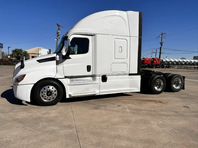 
								Used 2020 Freightliner Cascadia Sleeper in Houston Texas full									