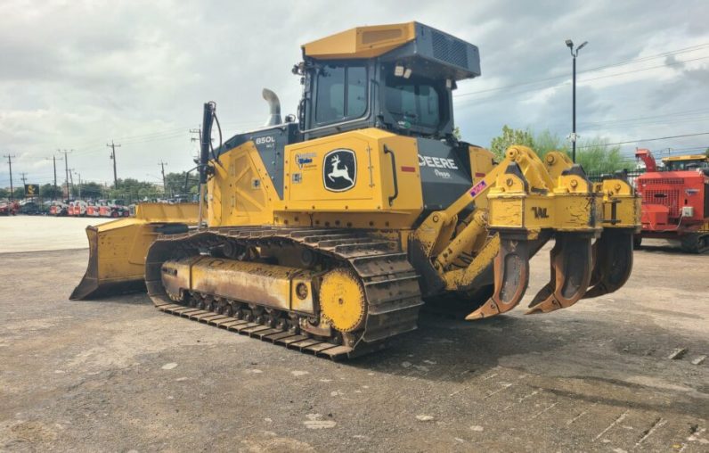 
								Used 2020 JOHN DEERE 850L WLT Construction Equipment in San Antonio Texas full									