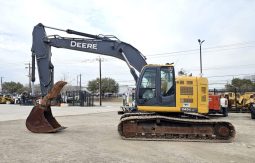 Used 2020 JOHN DEERE 245GLC Construction Equipment in San Antonio Texas