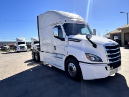 Used 2020 Freightliner Cascadia Sleeper in Houston Texas