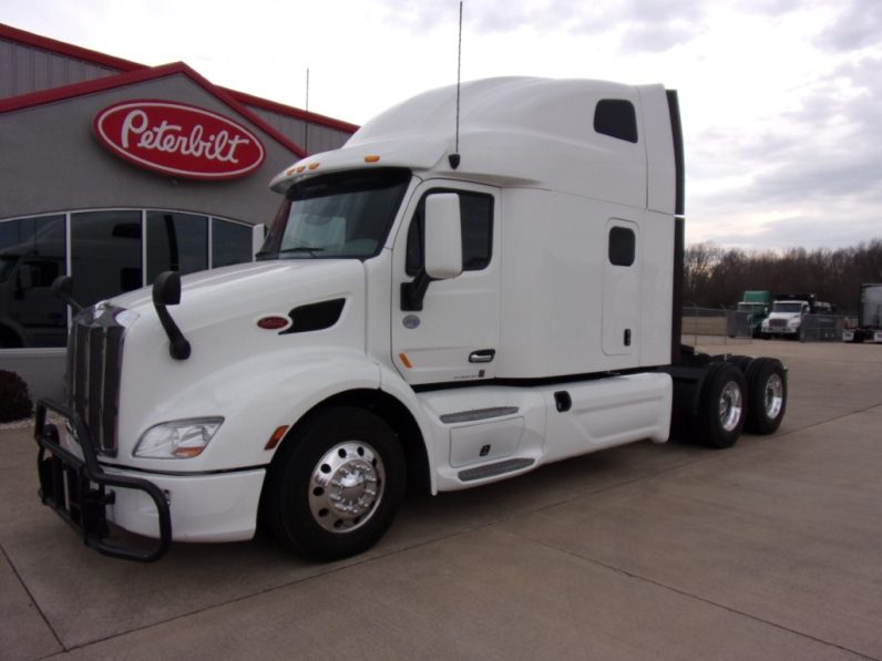 
								Used 2021 Peterbilt 579 Sleeper in Van Buren Arkansas full									