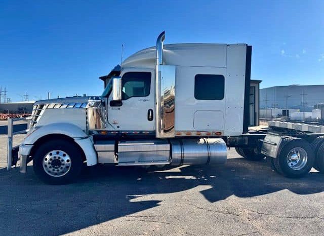 
								Used 2021 International LONE STAR Sleeper in El centro California full									