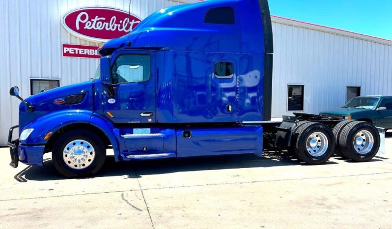 
								Used 2020 Peterbilt 579 Sleeper in Strafford Missouri full									