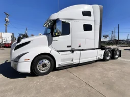 Used 2021 Volvo 760 Sleeper in Houston Texas