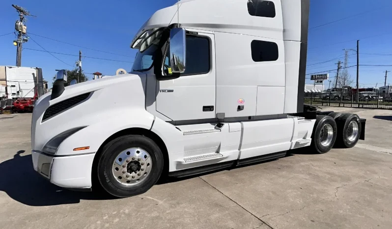 
								Used 2021 Volvo 760 Sleeper in Houston Texas full									