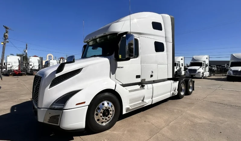 
								Used 2019 Volvo 760 Sleeper in Houston Texas full									