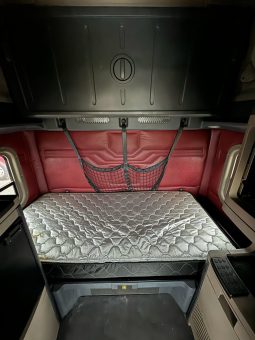 Used 2018 Freightliner Cascadia 125 Sleeper in Von Ormy Texas
