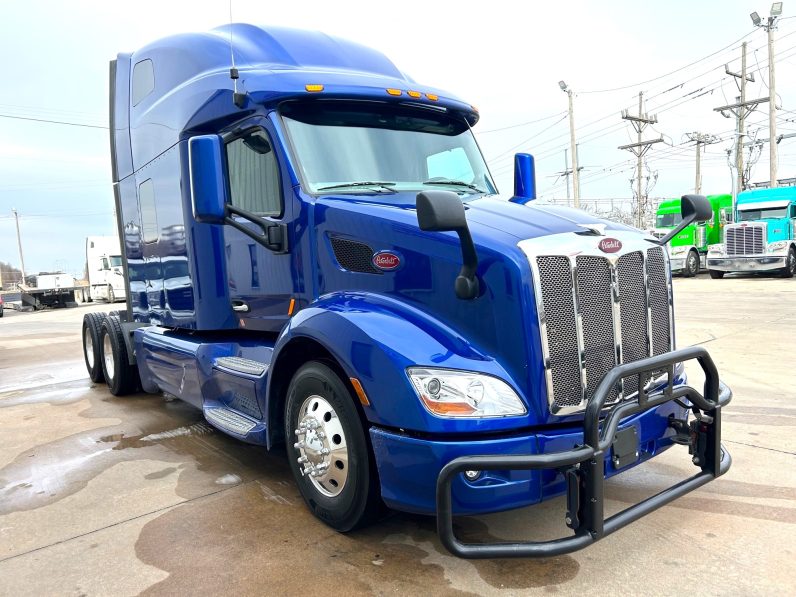 
								Used 2020 Peterbilt 579 Sleeper in Strafford Missouri full									