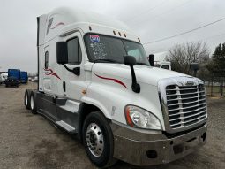 Used 2018 Freightliner Cascadia 125 Sleeper in Von Ormy Texas