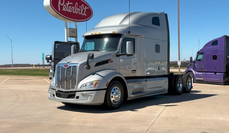 
								Used 2022 Peterbilt 579 Sleeper in Strafford Missouri full									