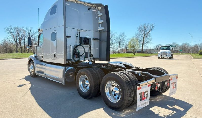 
								Used 2022 Peterbilt 579 Sleeper in Strafford Missouri full									