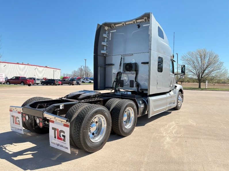 
								Used 2022 Peterbilt 579 Sleeper in Strafford Missouri full									