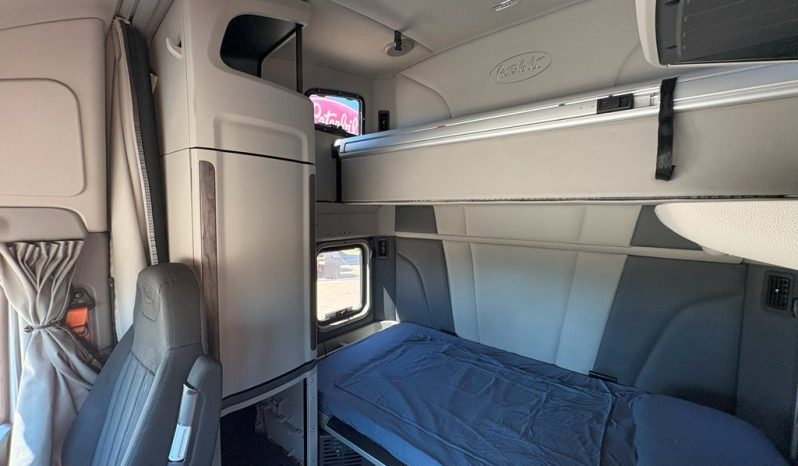 
								Used 2022 Peterbilt 579 Sleeper in Strafford Missouri full									