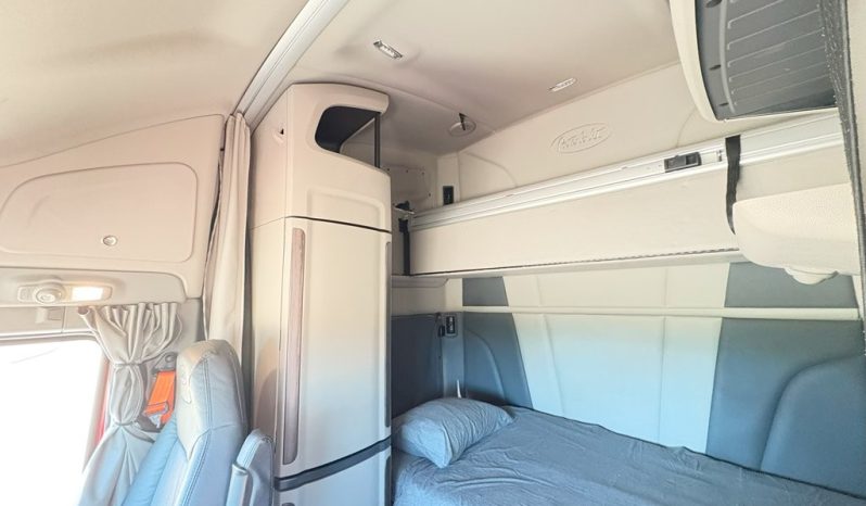 
								Used 2022 Peterbilt 579 Sleeper in Strafford Missouri full									
