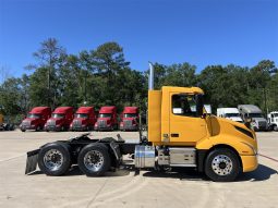 Used 2021 Volvo VNL62T300 Day Cab in Houston Texas
