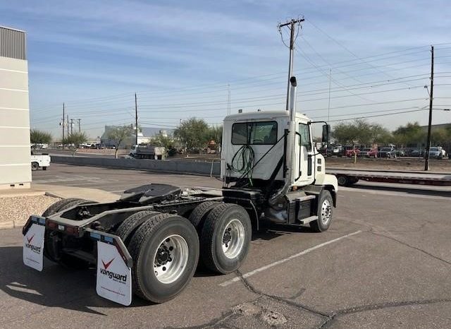 
								New 2025 Mack ANTHEM 64T Day Cab in Phoenix Arizona full									