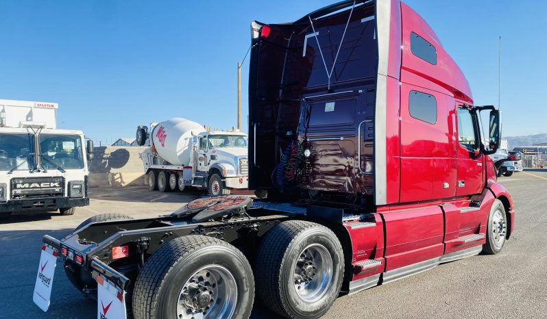 
								Used 2021 Volvo VNL64T760 Sleeper in Phoenix Arizona full									