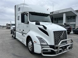 Used 2022 Volvo VNL64T760 Sleeper in Austin Texas