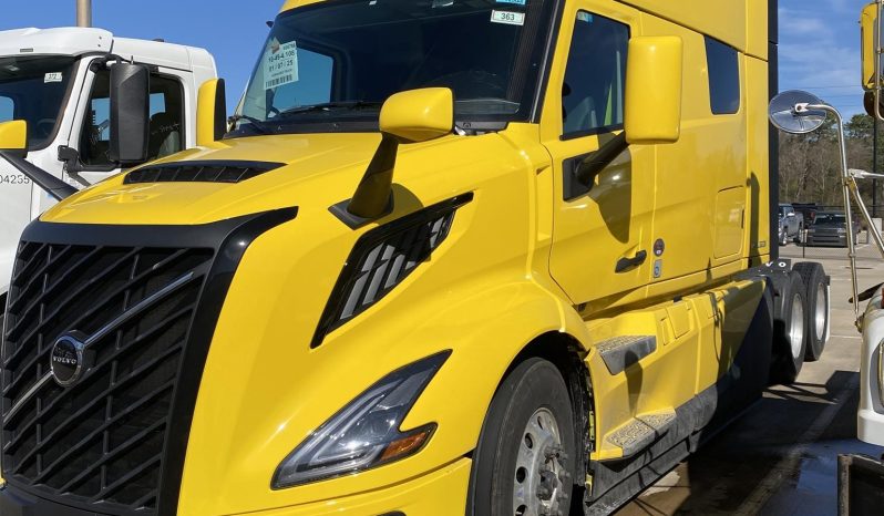 
								New 2025 Volvo VNL64T860 Sleeper in Houston Texas full									