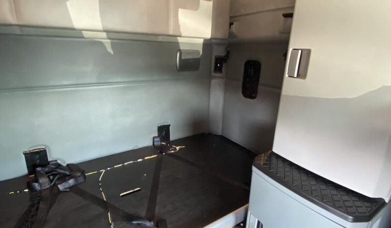 
								Used 2021 Kenworth T680 Sleeper in Phoenix Arizona full									