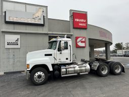 New 2026 Mack PINNACLE 64T Day Cab in St Louis Illinois