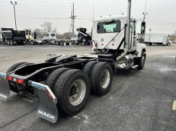 New 2026 Mack PINNACLE 64T Day Cab in St Louis Illinois
