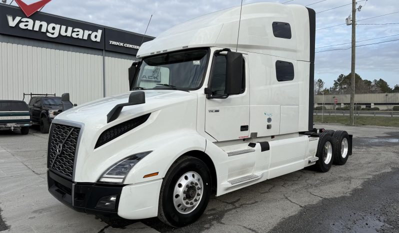 
								Used 2019 Volvo VNL64T760 Sleeper in Savannah Georgia full									