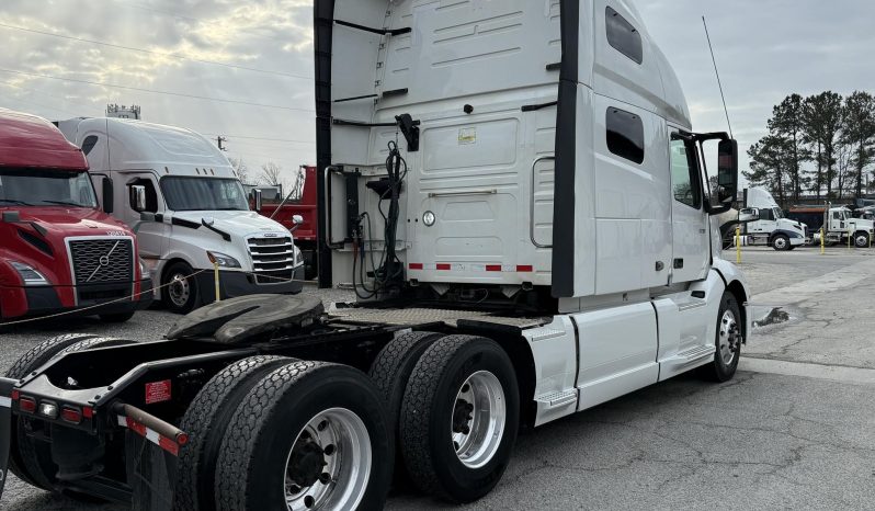 
								Used 2019 Volvo VNL64T760 Sleeper in Savannah Georgia full									