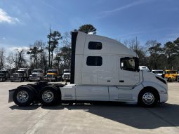 Used 2023 Volvo VNL64T860 Sleeper in Houston Texas