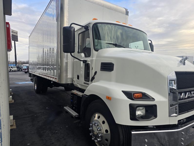 
								Used 2023 Mack MD6 Box Truck in St Louis Illinois full									