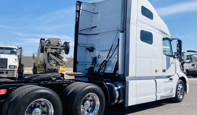 
								Used 2021 Volvo VNL64T760 Sleeper in Phoenix Arizona full									