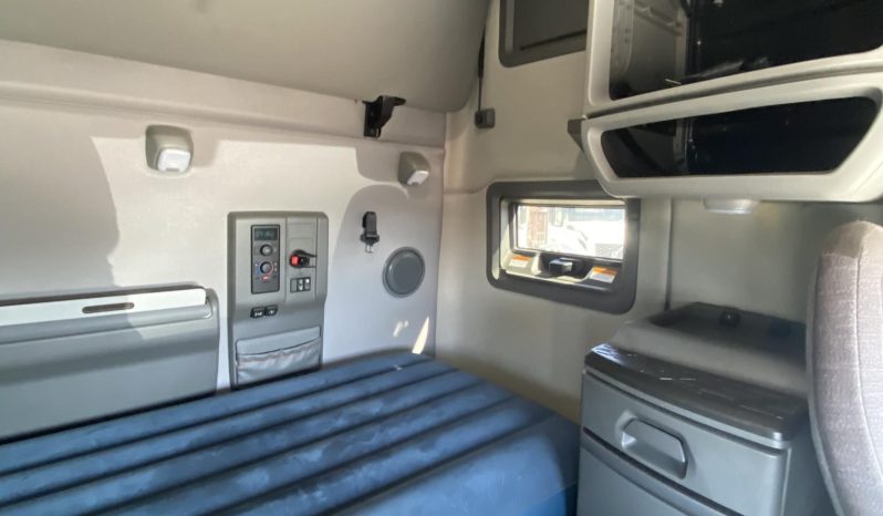 
								Used 2021 Volvo VNL64T760 Sleeper in Phoenix Arizona full									