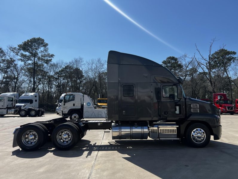 
								Used 2020 Mack ANTHEM 64T Sleeper in Houston Texas full									