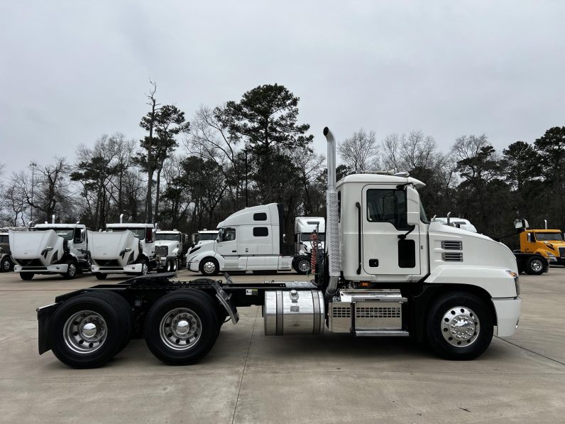 
								Used 2019 Mack ANTHEM 64T Day Cab in Houston Texas full									