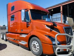 Used 2021 Volvo VNL64T860 Sleeper in Phoenix Arizona