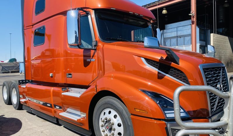 
								Used 2021 Volvo VNL64T860 Sleeper in Phoenix Arizona full									