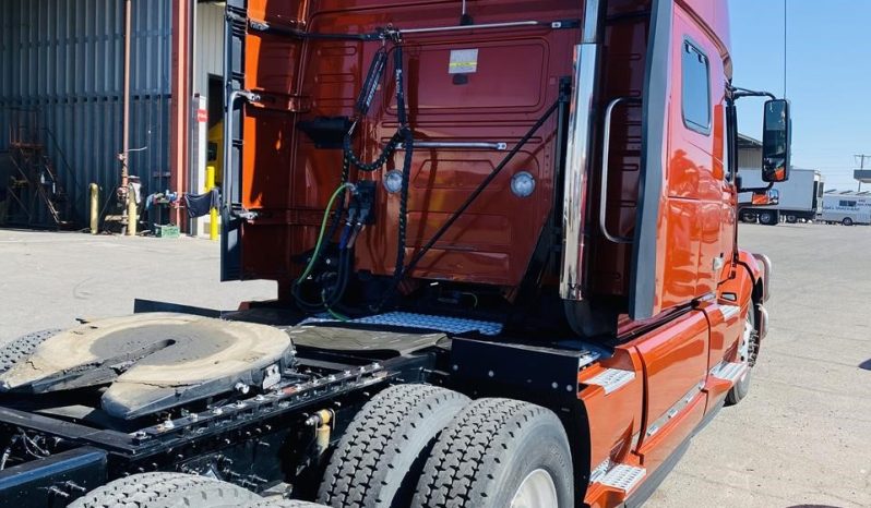 
								Used 2021 Volvo VNL64T860 Sleeper in Phoenix Arizona full									