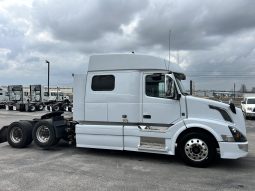 Used 2018 Volvo VNL64T740 Sleeper in Austin Texas
