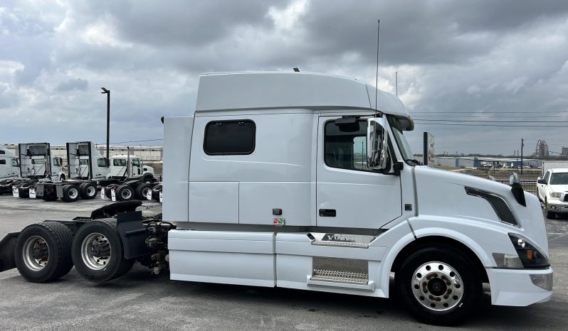 
								Used 2018 Volvo VNL64T740 Sleeper in Austin Texas full									