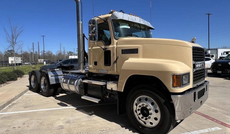 
								New 2026 Mack PINNACLE 64T Day Cab in Houston Texas full									