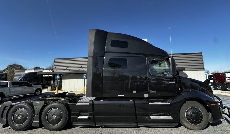 
								Used 2022 Volvo VNL64T760 Sleeper in Atlanta Georgia full									